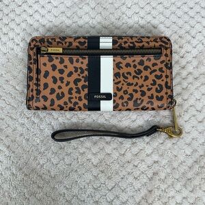 Fossil Logan Cheetah Print Zip Around Wallet